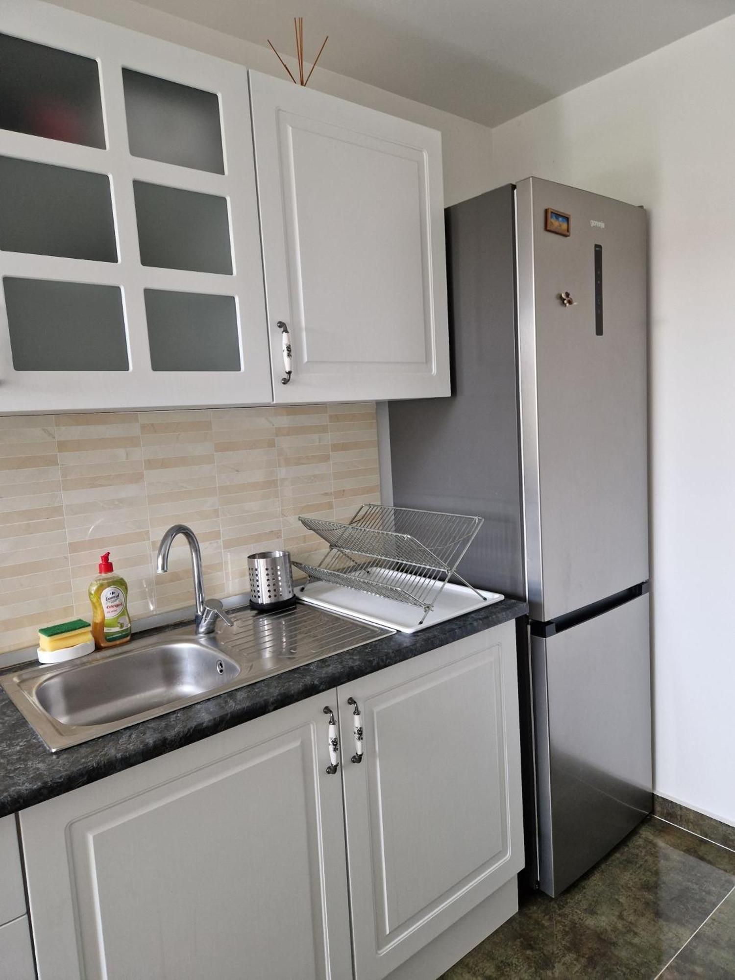 Apartament In 奥托佩尼 外观 照片